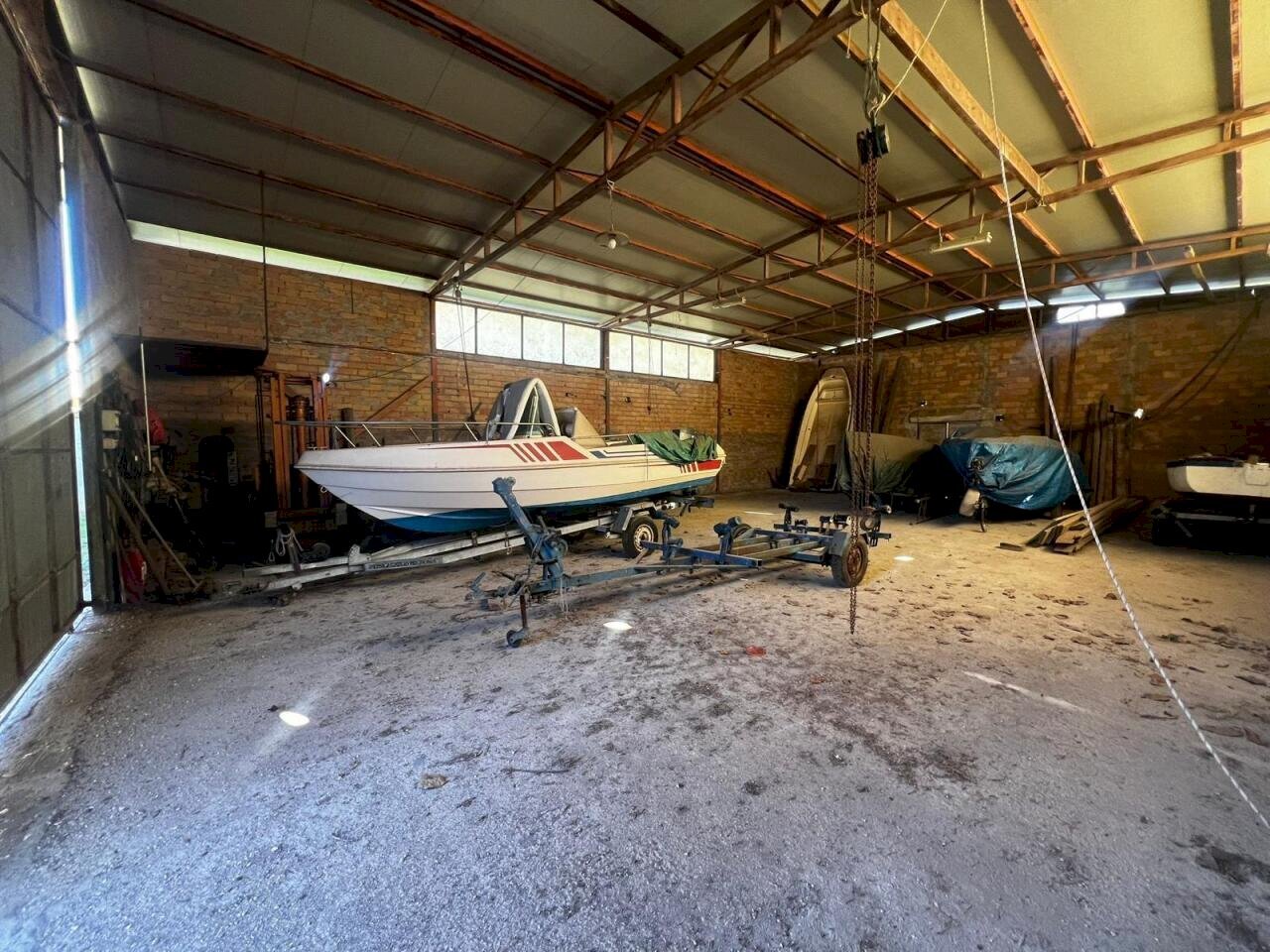 708907fa-2303-450b-afa0-d45d70a99a1b.jpg - Magazzino Via del Combattente 1, Anzio - foto 2