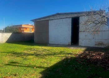 f17d7e77-b0fc-47a4-85ba-e1e49be90227.jpg - Magazzino Via del Combattente 1, Anzio - foto 1