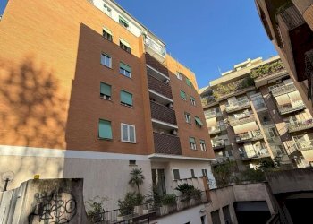 PHOTO-2025-12-06-18-07-22.jpg - Appartamento Via Arturo Graf 52, Roma - foto 10