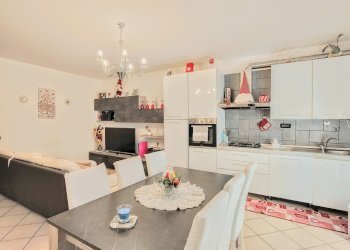 IMG_20250624_170725128_HDR~2.jpg - Two-room apartment Corso Italia 9, Anzio - photo 1