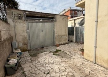 IMG_4383.jpg - Warehouse Viale Guglielmo Marconi 229, Anzio - photo 1
