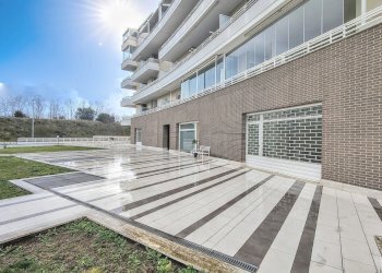 IMG_20250225_164418274_HDR~3.jpg - Locale Commerciale Via alberto giolitti 53, Roma (zona Mezzocammino) - foto 1