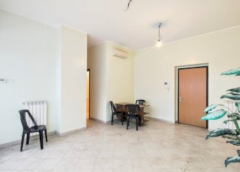 IMG_20250225_164016386~2.jpg - Locale Commerciale Via alberto giolitti 53, Roma (zona Mezzocammino) - foto 10