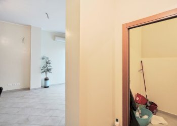 IMG_20250225_164157794~2.jpg - Locale Commerciale Via alberto giolitti 53, Roma (zona Mezzocammino) - foto 11