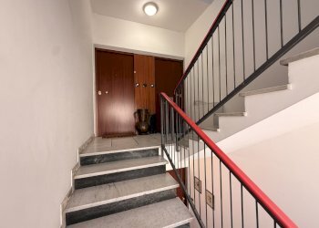 scala condominiale.jpeg - Trilocale Modena - foto 20