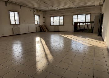 Ampie Finestre.jpeg - Laboratorio Via Sandro Cabassi 42/g, Modena (zona Circoscrizione 1) - foto 2