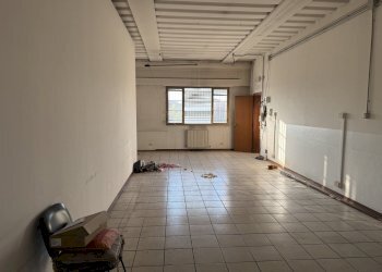 IMG_5743.jpeg - Laboratorio Via Sandro Cabassi 42/g, Modena (zona Circoscrizione 1) - foto 4