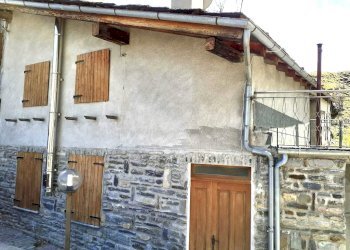 Casa indipendente Frazione Frassiney, 10, Rhemes-Saint-Georges - foto 1
