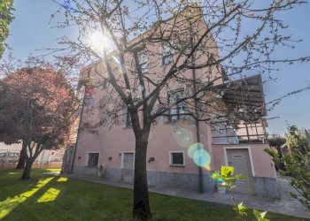 Villa Via Fratelli Cairoli, 8
Santhià, Santhià - foto 2