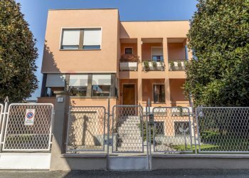 Villa Via Fratelli Cairoli, 8
Santhià, Santhià - foto 3