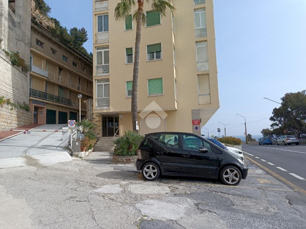 One-room apartment Corso Guglielmo Marconi, Sanremo - photo 2