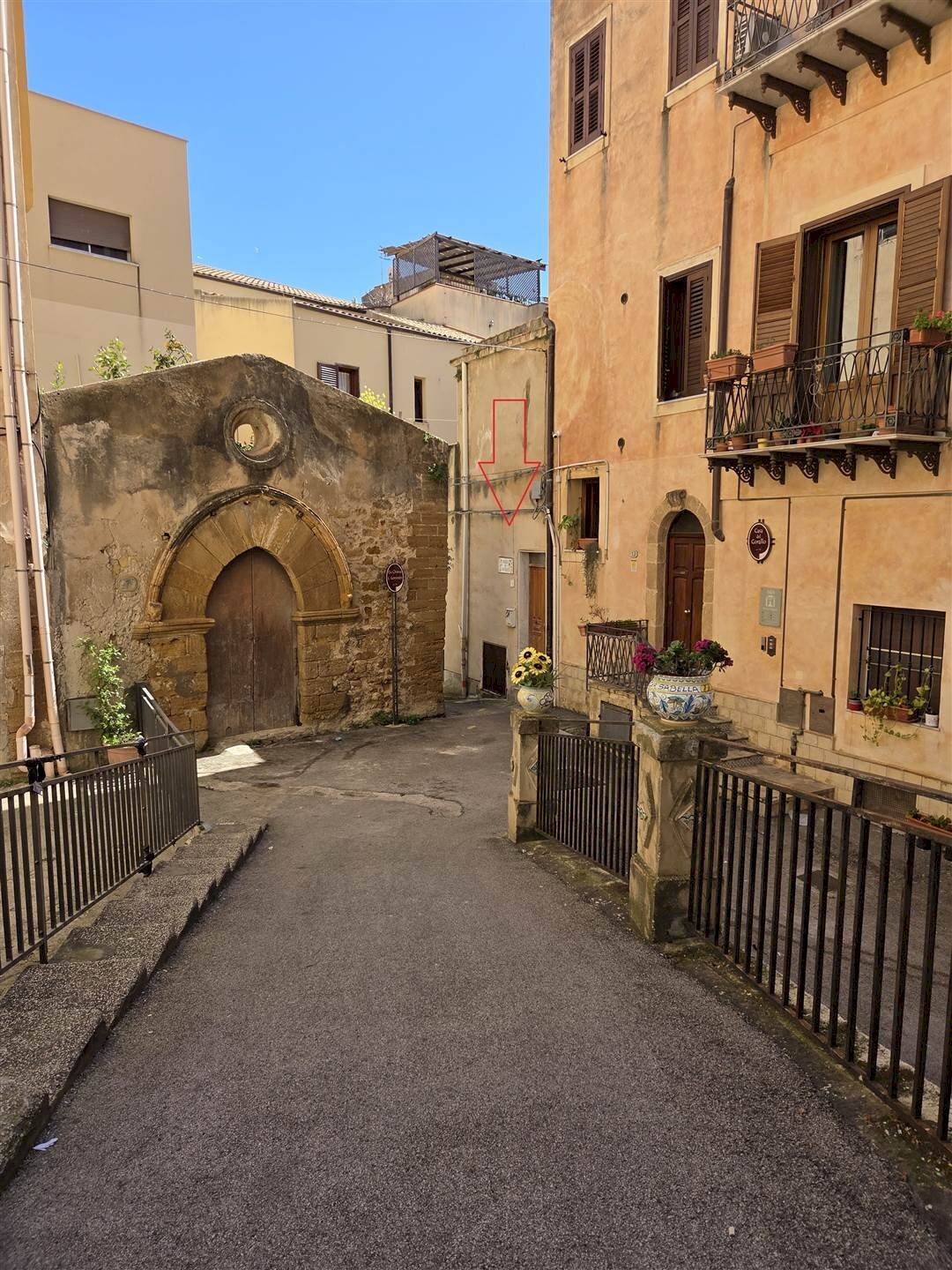 Four-room apartment Vicolo San Lorenzo, Sciacca - photo 1