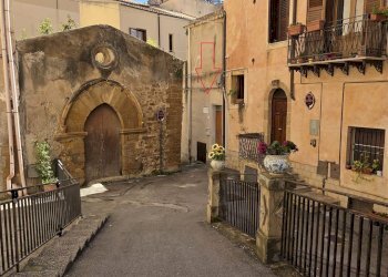 Four-room apartment Vicolo San Lorenzo, Sciacca - photo 1