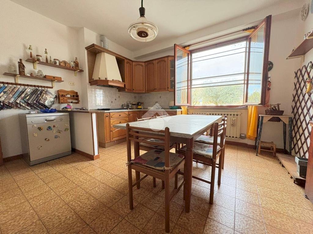 Four-room apartment Via Battifollo, Sarzana - photo 1
