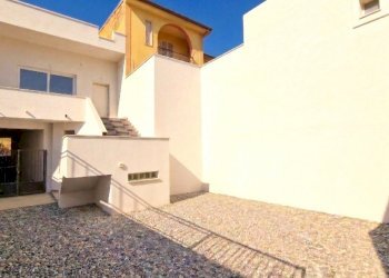 Casa indipendente Mondragone - foto 1