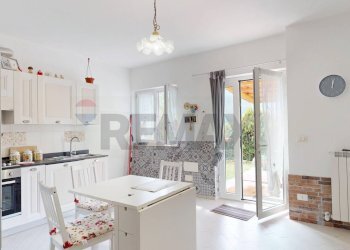 Casa indipendente Salita Inferiore Gambonia, 3a 
 Struppa, Genova (zona Struppa) - foto 3