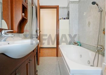 Three-room apartment Via Chiappella, 5B 
 Serra Riccò, Serra Riccò - photo 28