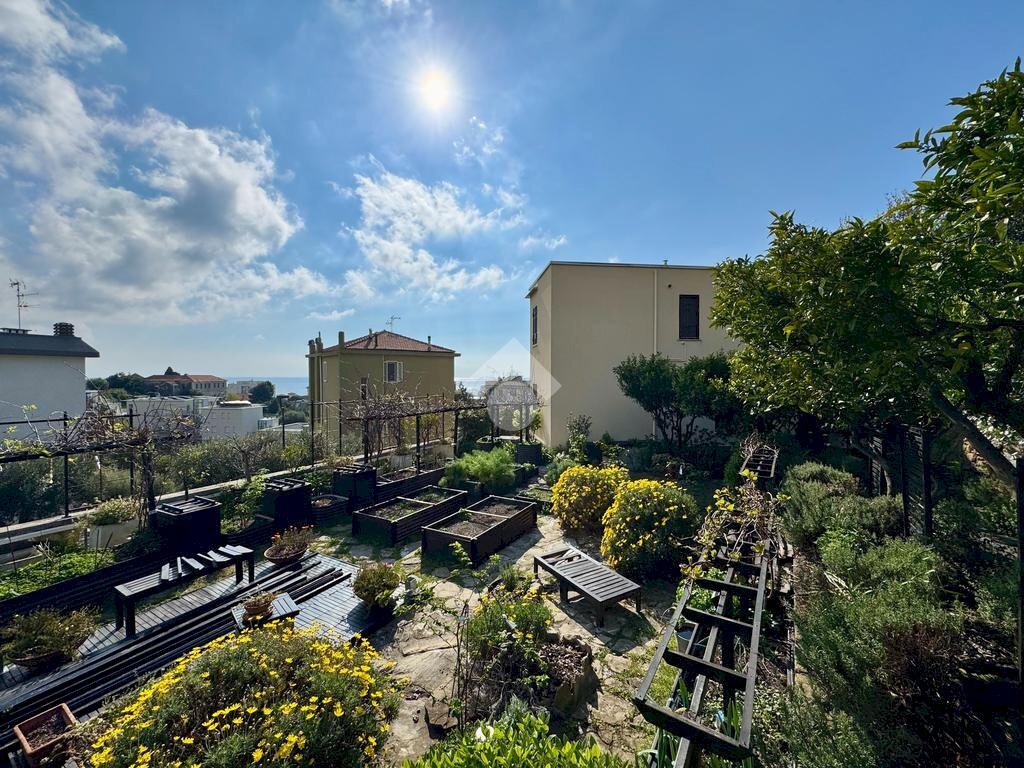 Three-room apartment Via D. H. Lawrence, Spotorno - photo 1