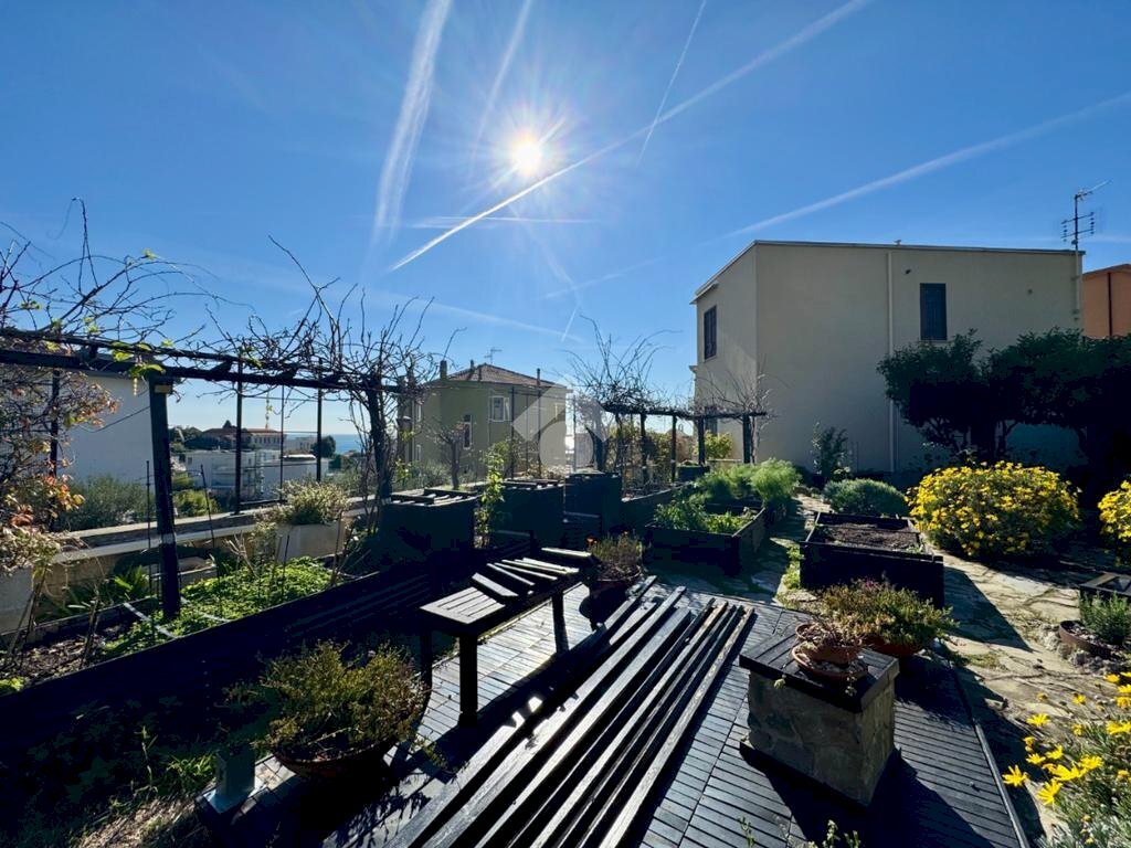 Three-room apartment Via D. H. Lawrence, Spotorno - photo 2