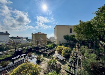 Three-room apartment Via D. H. Lawrence, Spotorno - photo 1