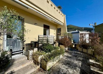 Three-room apartment Via D. H. Lawrence, Spotorno - photo 14