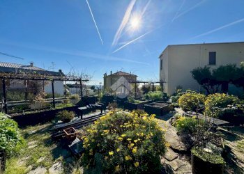 Three-room apartment Via D. H. Lawrence, Spotorno - photo 40