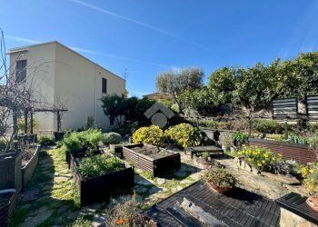Three-room apartment Via D. H. Lawrence, Spotorno - photo 41