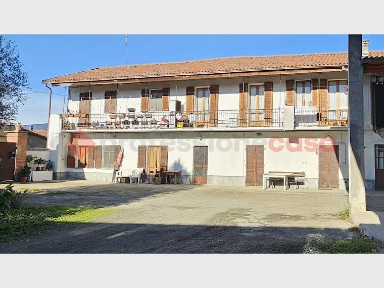 Farmhouse via broglia, 9, Pinerolo - photo 1