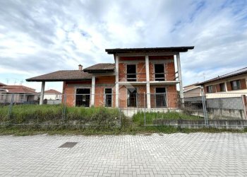 Villa Via Eduardo de Filippo, Vigevano - foto 1