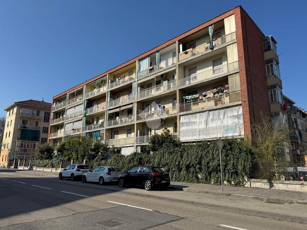 Three-room apartment Via Giacomo Dina, Torino (neighborhood Mirafiori Nord) - photo 1