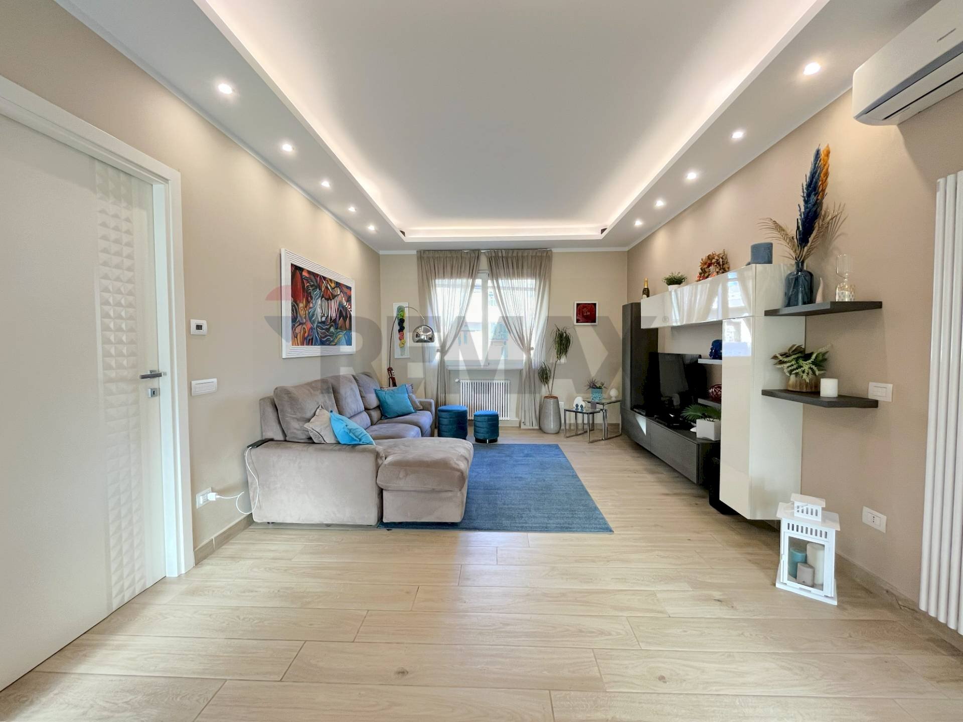 Soggiorno - Four-room apartment Via San Giacomo Dei Capri
21, Napoli - photo 2