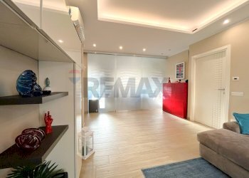 Soggiorno - Quadrilocale Via San Giacomo Dei Capri
 
21, Napoli - foto 4