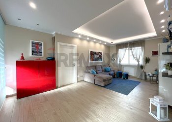 Soggiorno - Quadrilocale Via San Giacomo Dei Capri
 
21, Napoli - foto 13