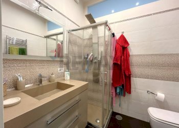 Bagno - Quadrilocale Via San Giacomo Dei Capri
 
21, Napoli - foto 22