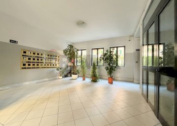 Ricezione / Lobby - Quadrilocale Via San Giacomo Dei Capri
 
21, Napoli - foto 29