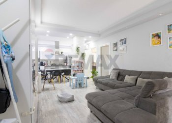 Soggiorno - Four-room apartment Via Cannata
 
39, San Pietro Clarenza - photo 2