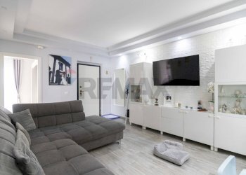 Soggiorno - Four-room apartment Via Cannata
 
39, San Pietro Clarenza - photo 5