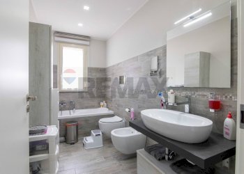 Bagno - Four-room apartment Via Cannata
 
39, San Pietro Clarenza - photo 15