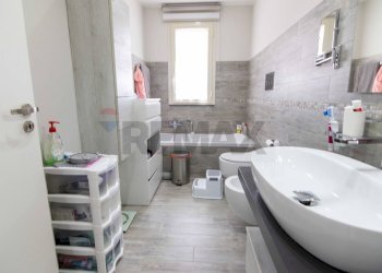 Bagno - Four-room apartment Via Cannata
 
39, San Pietro Clarenza - photo 16