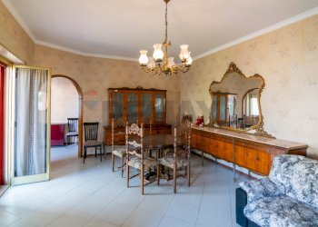 Sala da pranzo - Semi-detached house via Annibale Riccò
 
13/15, Nicolosi - photo 6