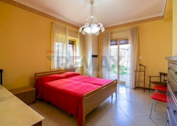 Camera / camera da letto - Semi-detached house via Annibale Riccò
 
13/15, Nicolosi - photo 8