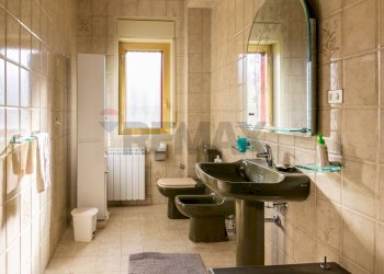 Bagno - Semi-detached house via Annibale Riccò
 
13/15, Nicolosi - photo 14