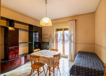 Sala da pranzo - Semi-detached house via Annibale Riccò
 
13/15, Nicolosi - photo 16