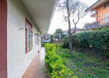 Giardino - Semi-detached house via Annibale Riccò
 
13/15, Nicolosi - photo 18