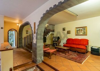 Soggiorno - Semi-detached house via Annibale Riccò
 
13/15, Nicolosi - photo 27