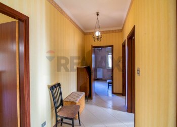 Hall / corridoio - Semi-detached house via Annibale Riccò
 
13/15, Nicolosi - photo 33