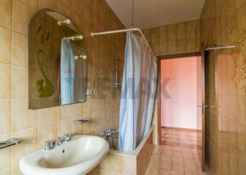 Bagno - Semi-detached house via Annibale Riccò
 
13/15, Nicolosi - photo 40