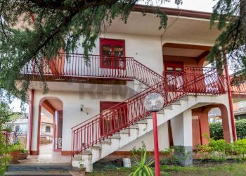 Casa all\'aperto - Semi-detached house via Annibale Riccò
 
13/15, Nicolosi - photo 48