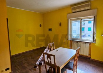 Sala da pranzo - Appartamento Via Duca Degli Abruzzi
 
29, Messina - foto 8