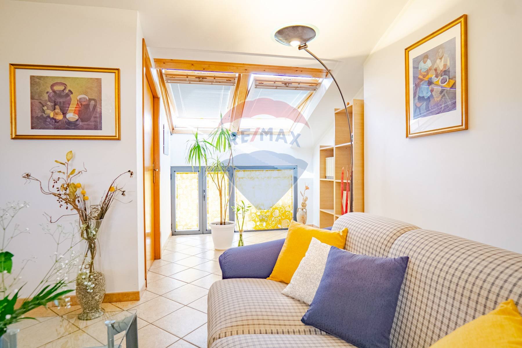 Soggiorno - Appartamento Via Santi Elena e Costantino
 
89, Aci Catena - foto 1